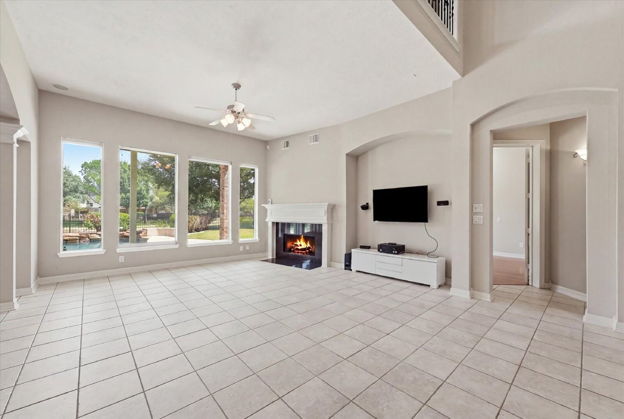 7610 Hampton Bay Ln - Photo 6 of 21