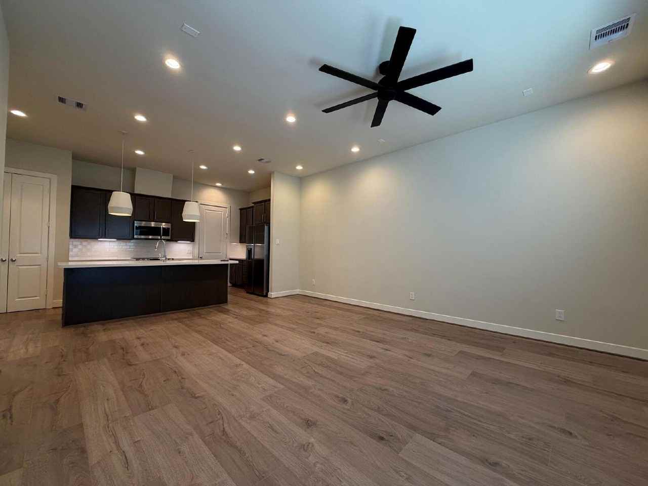 5915 Haring Ln - Photo 3 of 15
