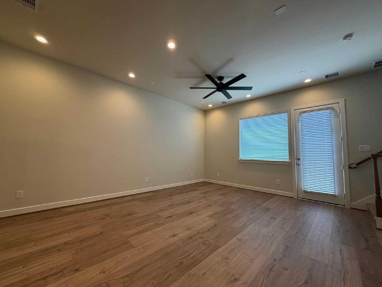 5915 Haring Ln - Photo 4 of 15