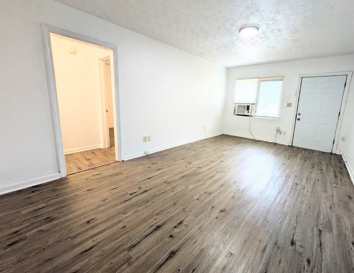 7438 Grant Ave - Photo 3 of 10