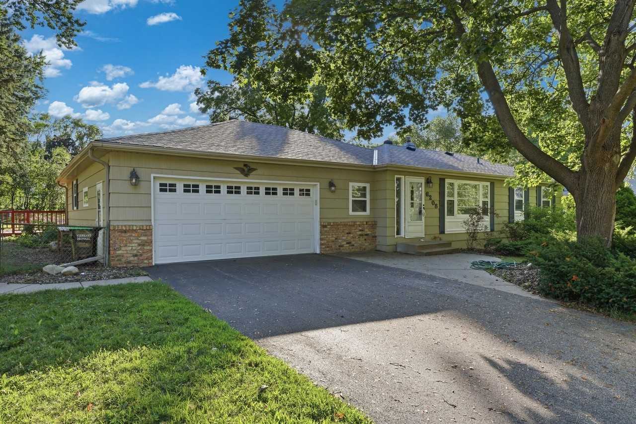 6208 Hillside Rd - Photo 2 of 31