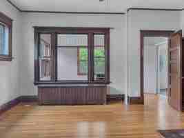 featured image of 1320 Vincent Ave N