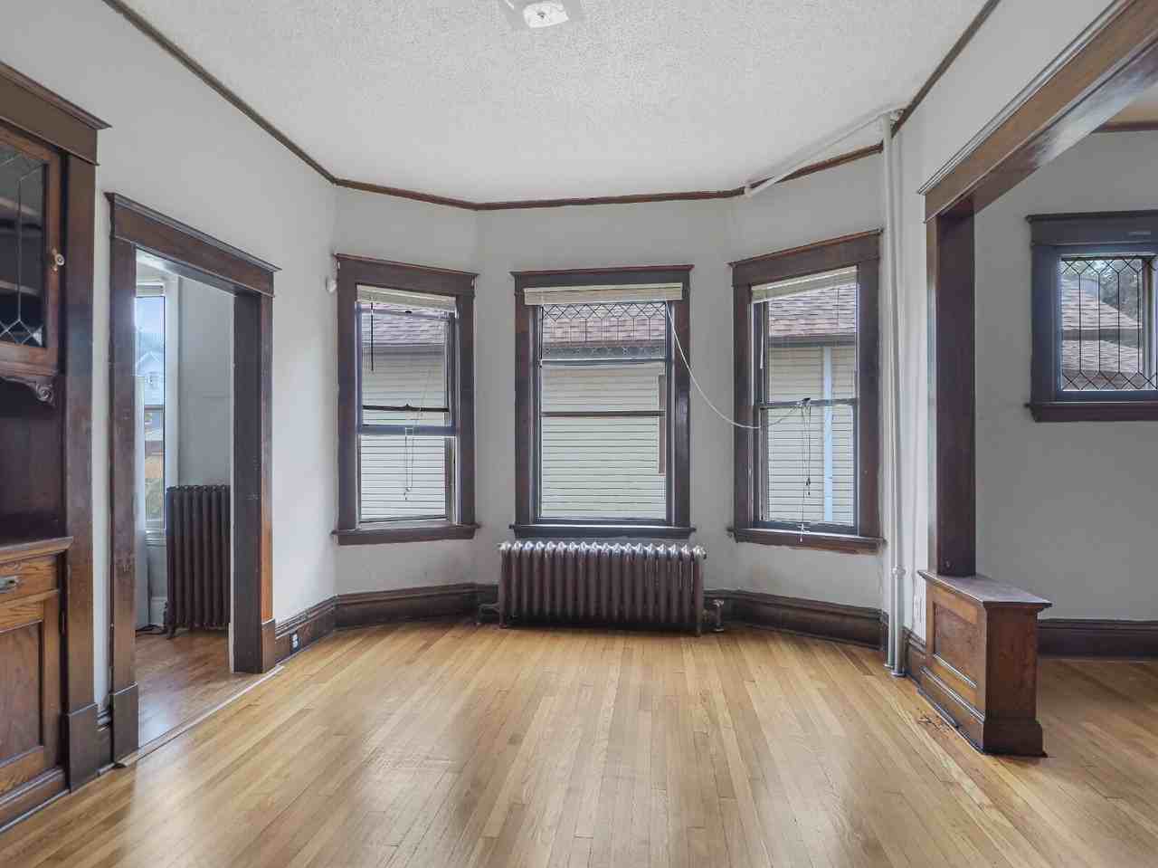 1320 Vincent Ave N - Photo 7 of 15