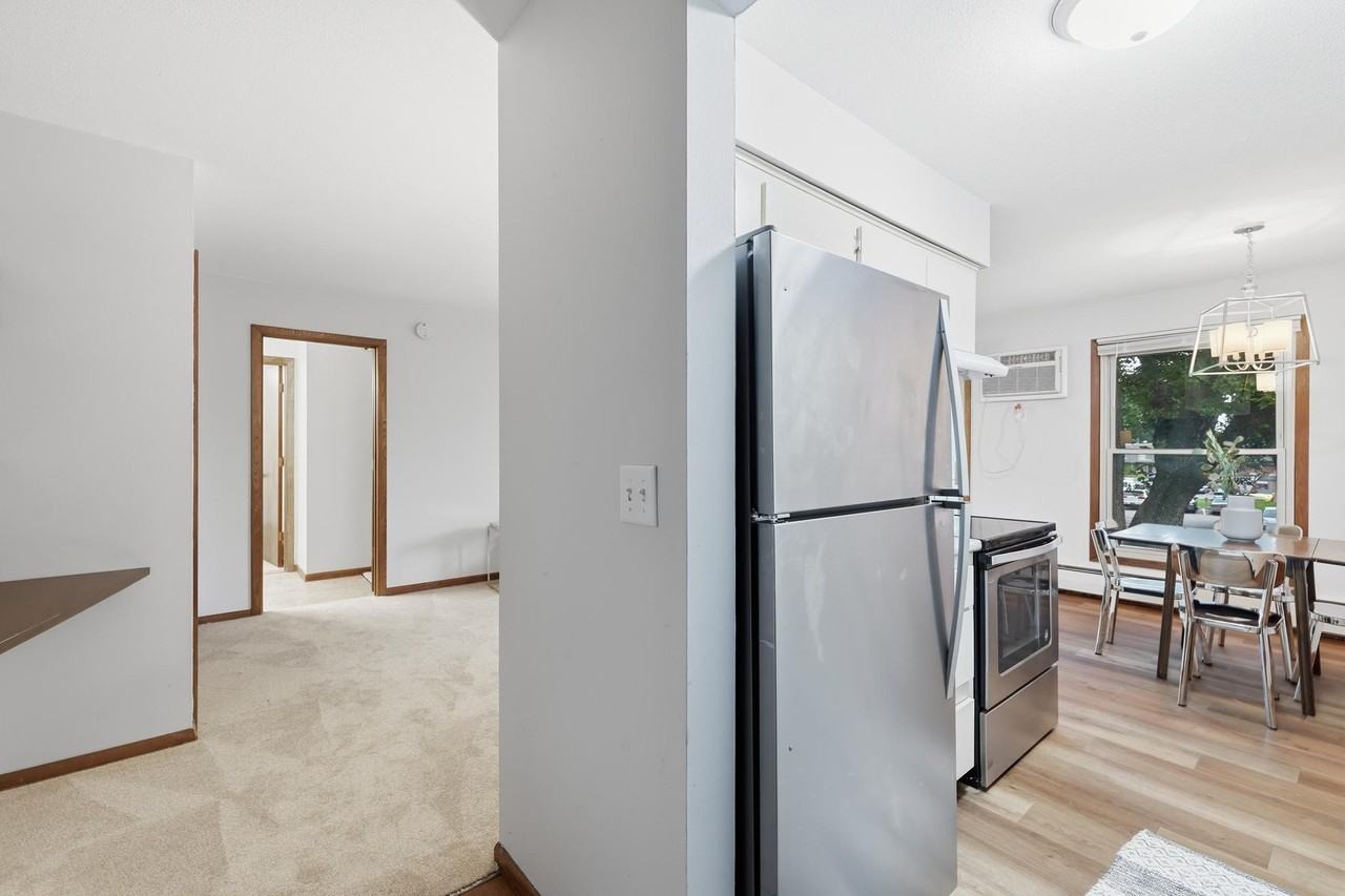 709 11th Ave S #5 - Photo 3 of 21