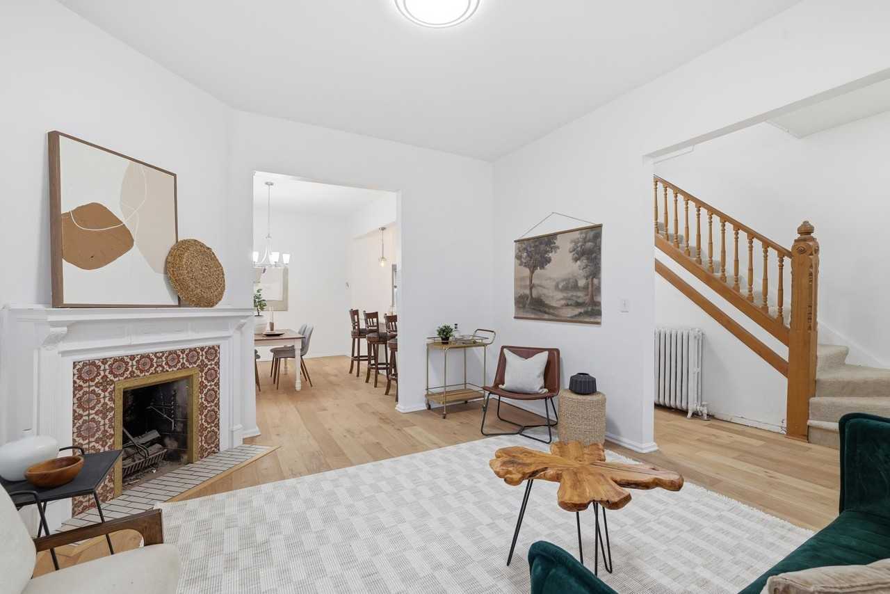 546 Ashland Ave #546 - Photo 4 of 32
