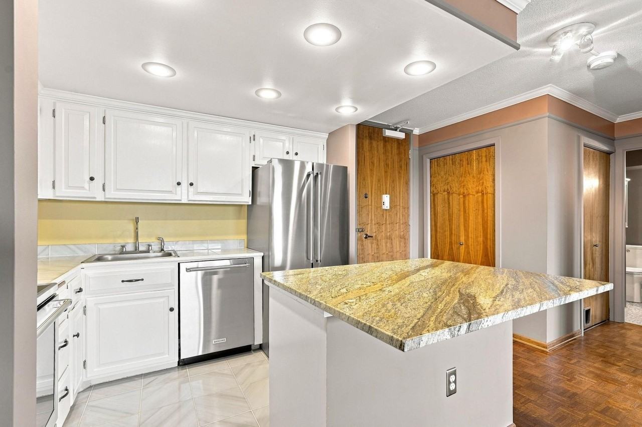 400 Groveland Ave #708 - Photo 7 of 49