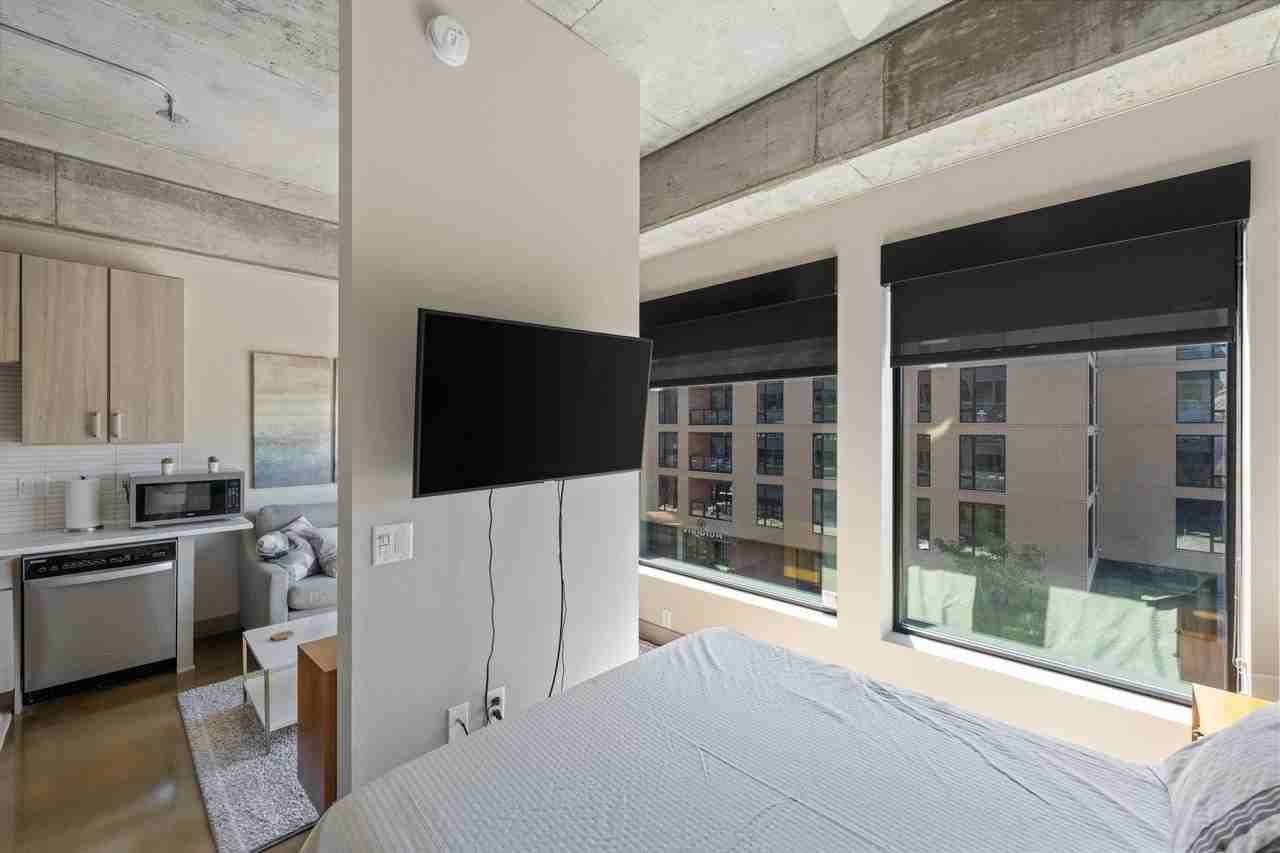 728 3rd St N #302 - Photo 6 of 50