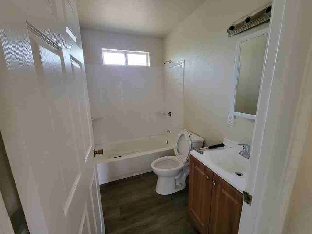 1111 Woodruff St - Photo 5 of 6