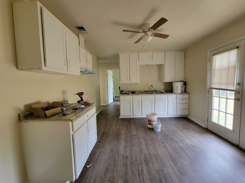1111 Woodruff St - Photo 6 of 6