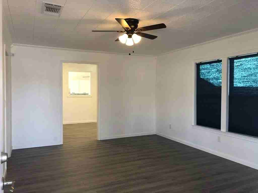 109 Belaire Ave - Photo 5 of 34