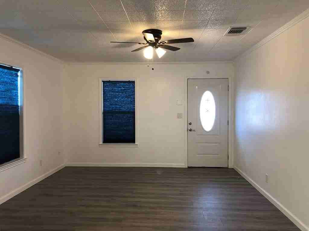 109 Belaire Ave - Photo 6 of 34