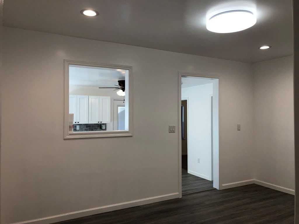 109 Belaire Ave - Photo 7 of 34