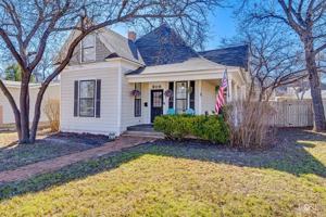 featured image of 309 S Washington St