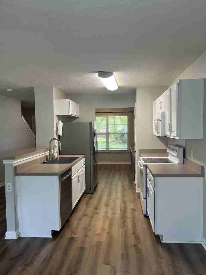 3013 Remington Park Ln - Photo 5 of 32