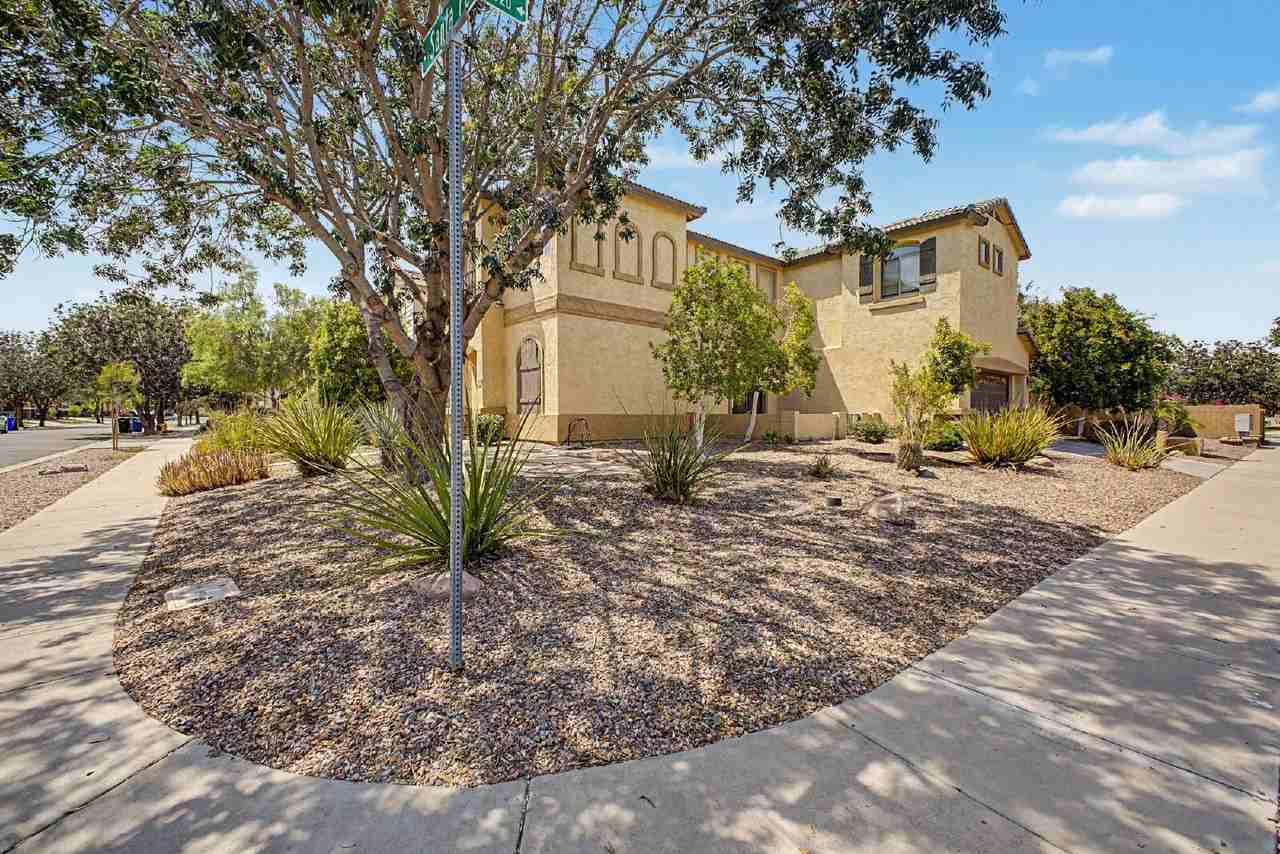 4172 E Santa Fe Ln - Photo 2 of 36