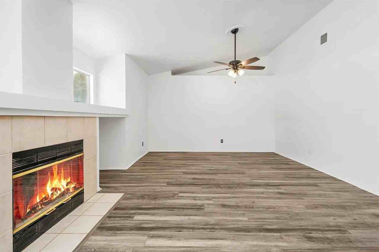 8604 Winlock St - Photo 7 of 19
