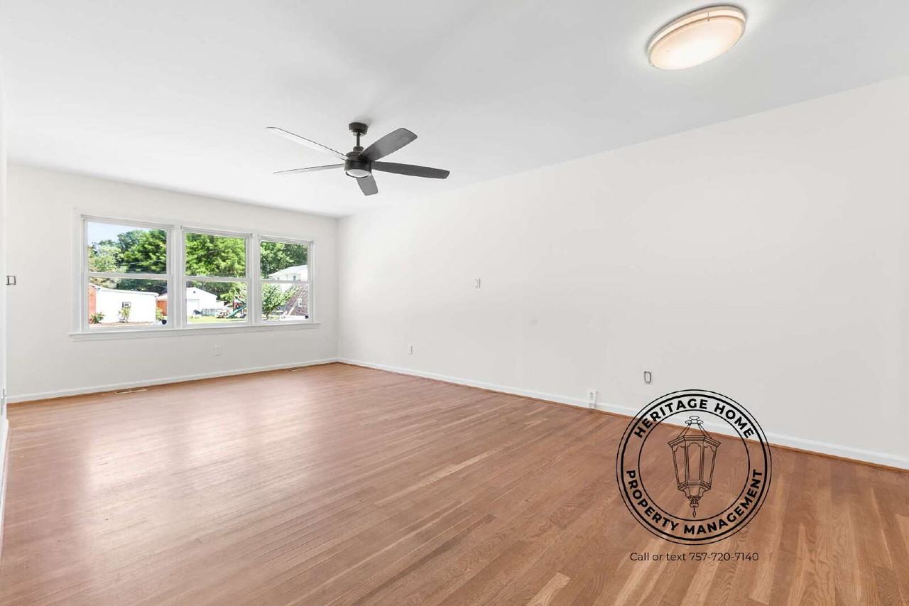 1023 Faubus Dr - Photo 5 of 24