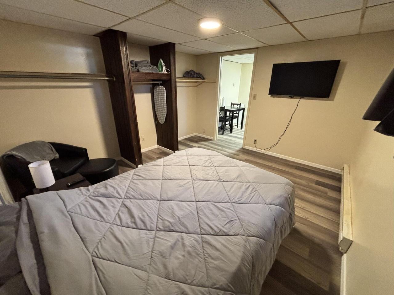380 S Wagon Wheel Dr - Photo 4 of 5