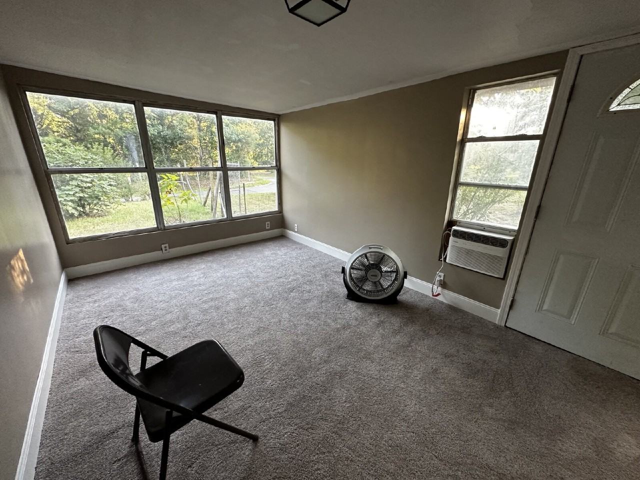 881 Greenhead Rd - Photo 3 of 15