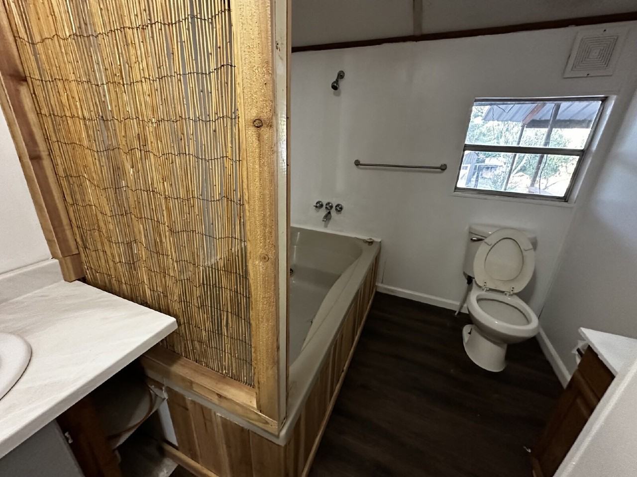 881 Greenhead Rd - Photo 7 of 15