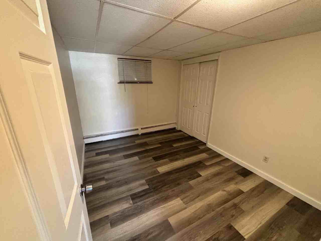370 S Wagon Wheel Dr - Photo 3 of 9
