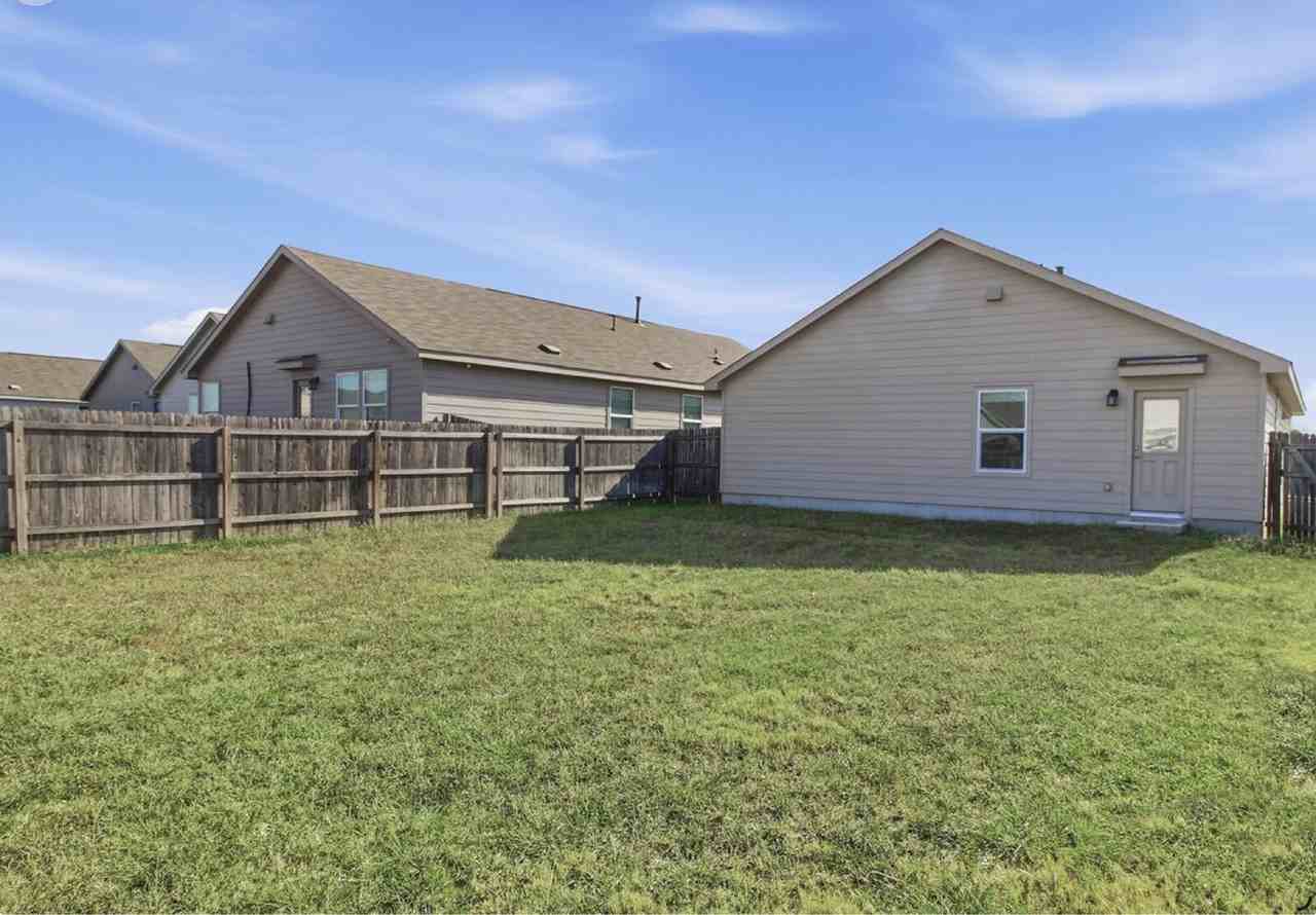 11914 Pewee - Photo 2 of 20