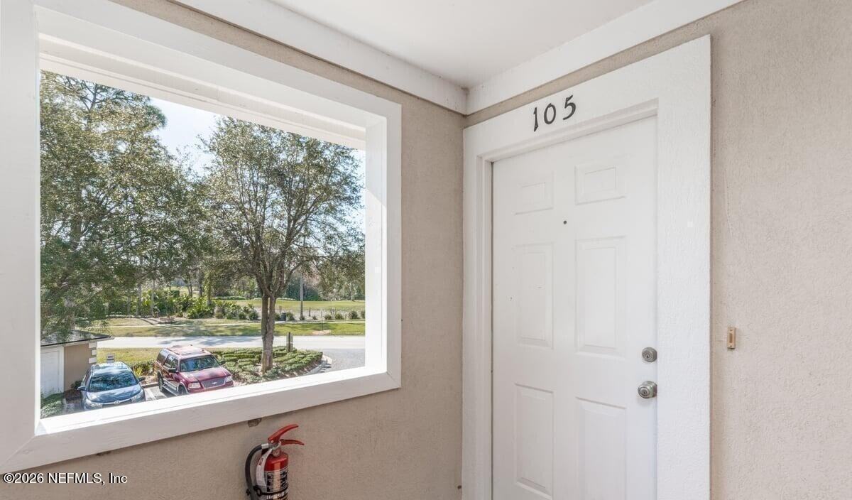 13727 Richmond Park Dr N #105 - Photo 3 of 35
