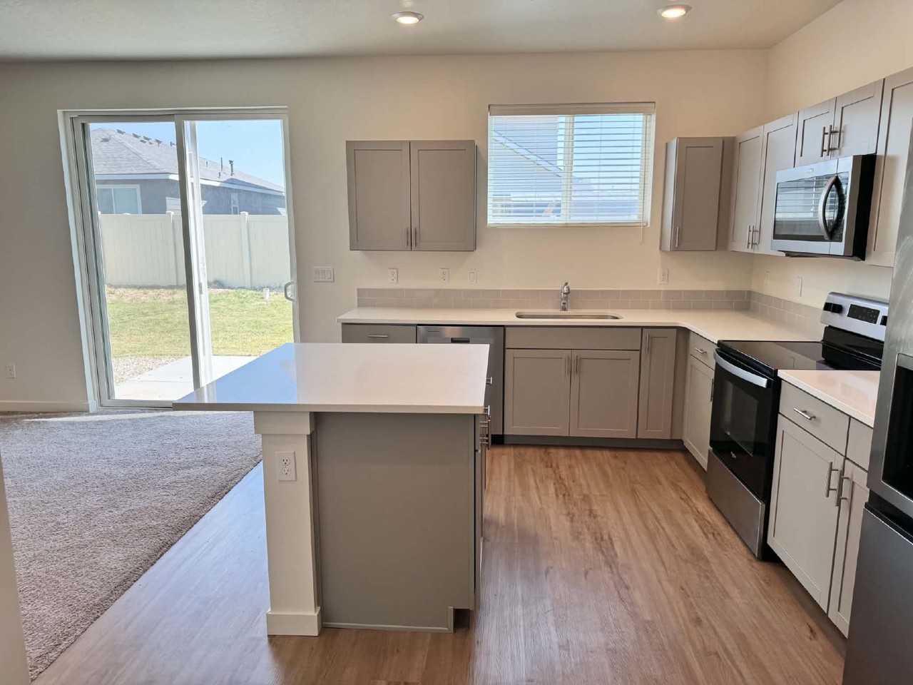 4326 S Colditz Way - Photo 5 of 30