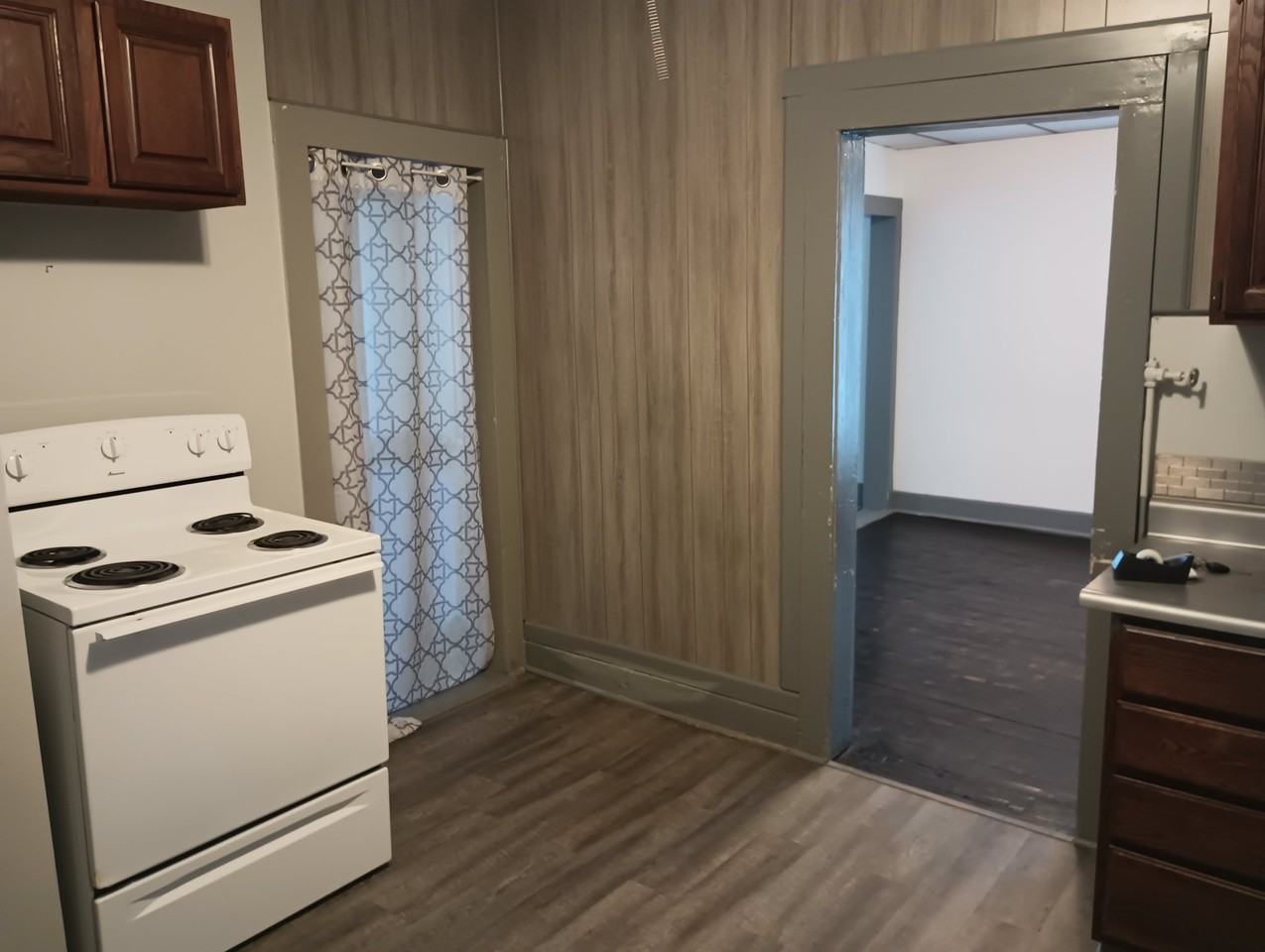 126 1st St #2 - Photo 2 of 7