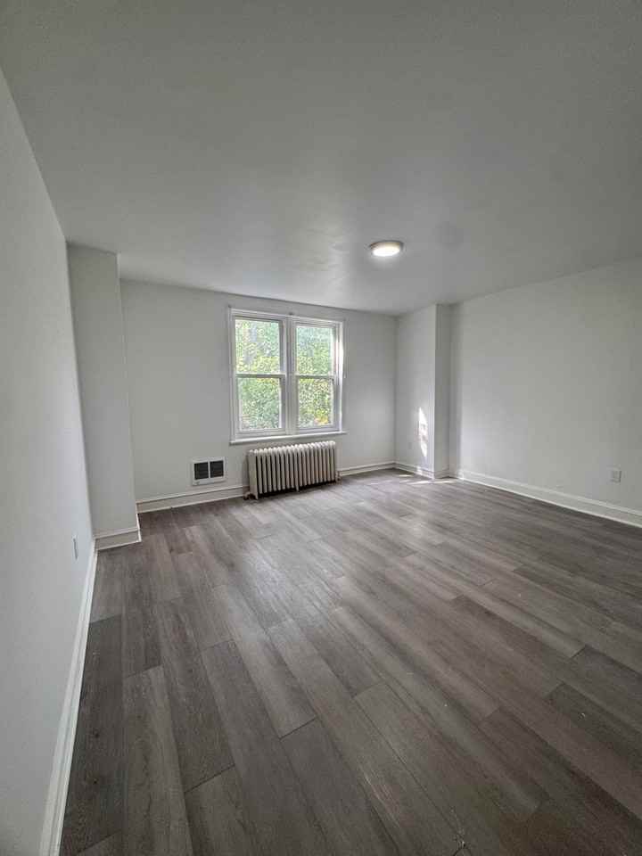 61 W Logan St - Photo 4 of 9