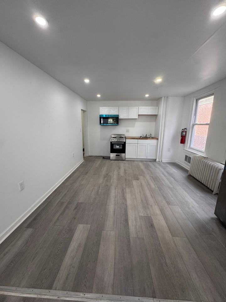 61 W Logan St - Photo 5 of 9