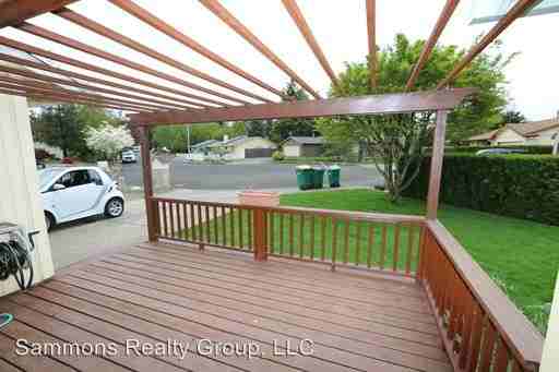1217 SE 24th Cir - Photo 2 of 16
