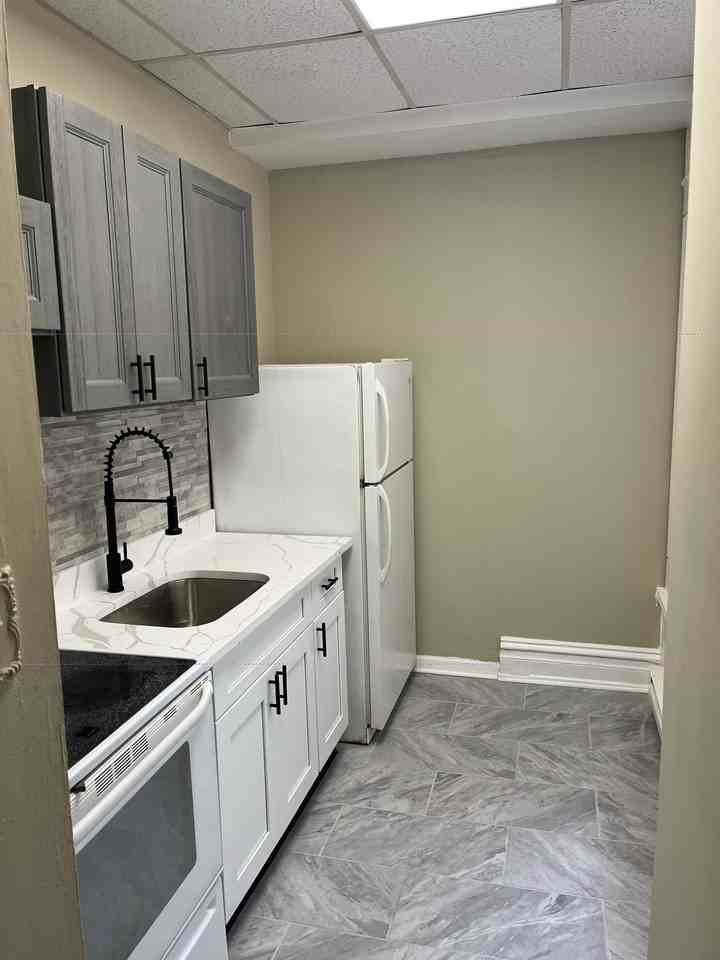 302 N 14th St #2 - Photo 3 of 4