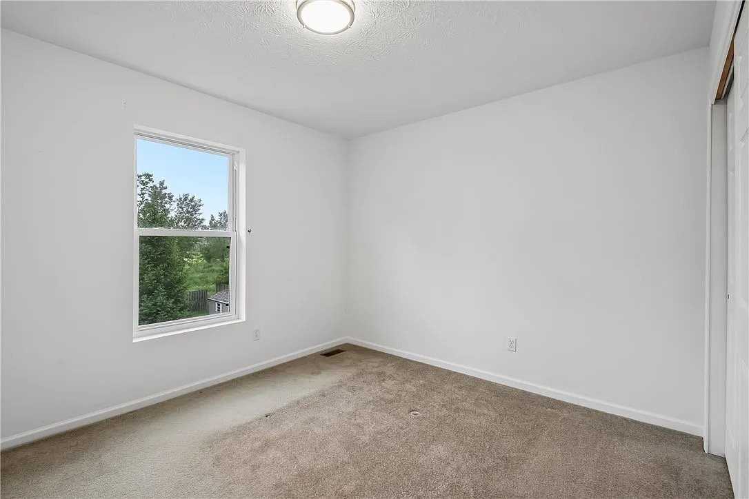 2854 Main St - Photo 3 of 7