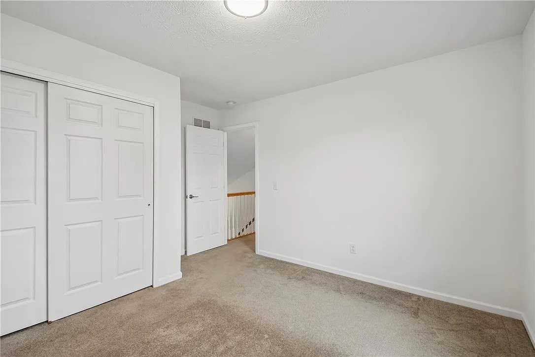 2854 Main St - Photo 4 of 7
