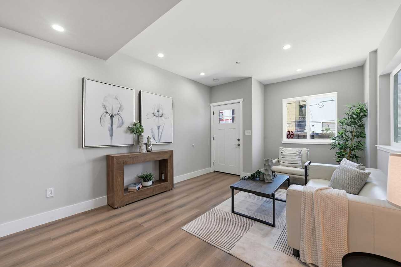 55 Calgary St - Photo 4 of 14