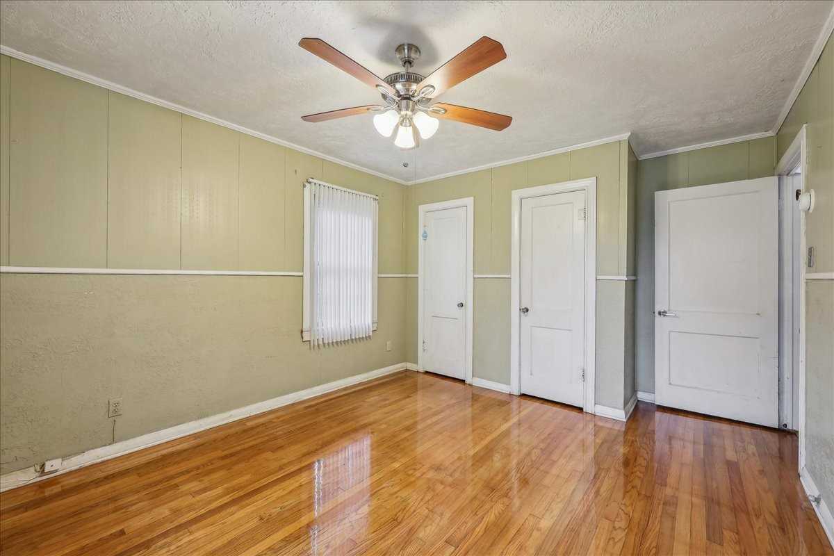 2985 Emile St - Photo 7 of 12