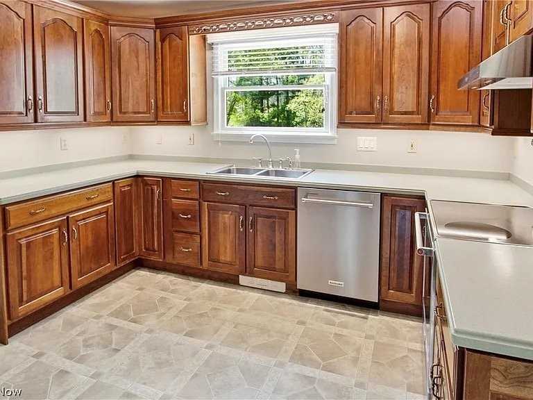 6529 Welsh Rd - Photo 2 of 12