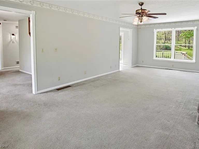 6529 Welsh Rd - Photo 3 of 12
