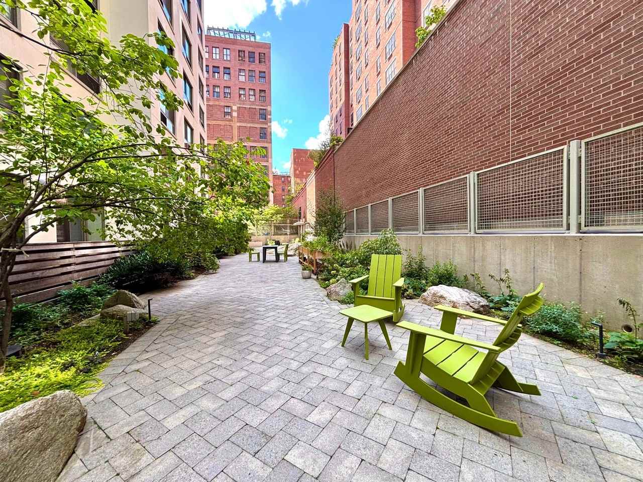 535 W 52nd St #7I - Photo 7 of 9