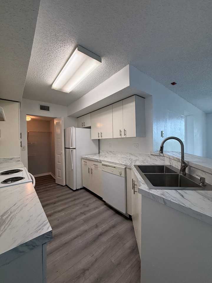 13565 Eagle Ridge Dr #1124 - Photo 2 of 13
