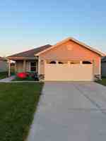 featured image of 613 W Bluebird St