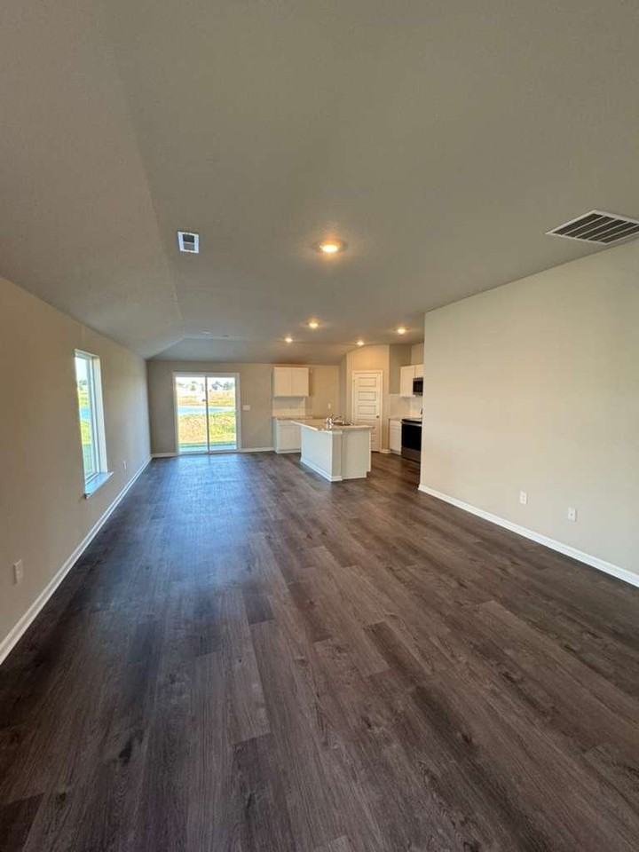 613 W Bluebird St - Photo 2 of 14