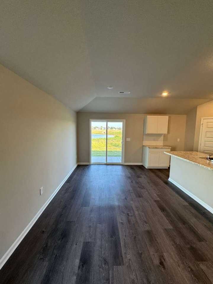 613 W Bluebird St - Photo 3 of 14