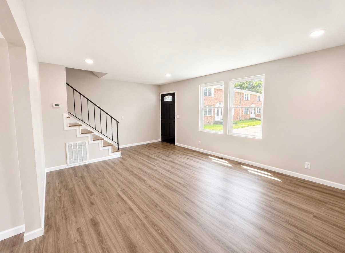 607 Bellevue Rd N - Photo 2 of 11
