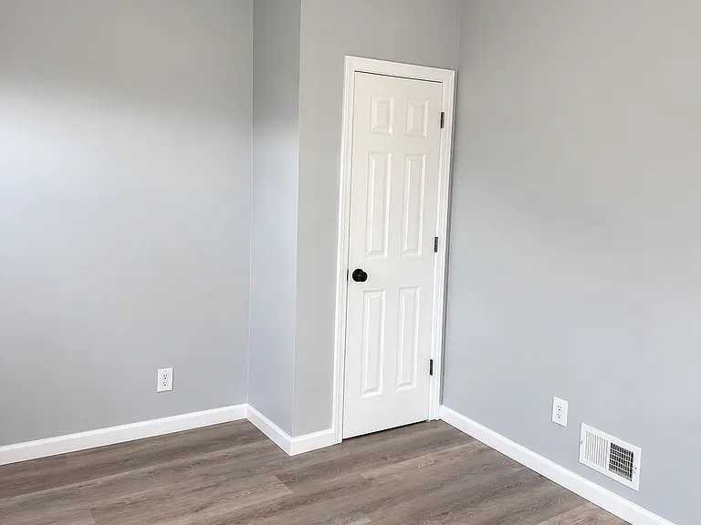 76 Marshall St #3 - Photo 3 of 4