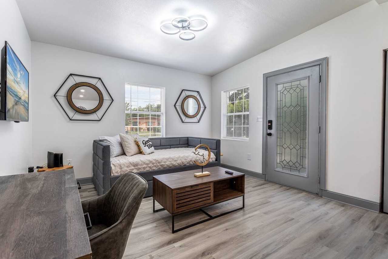 511 San Juan Blvd - Photo 3 of 19