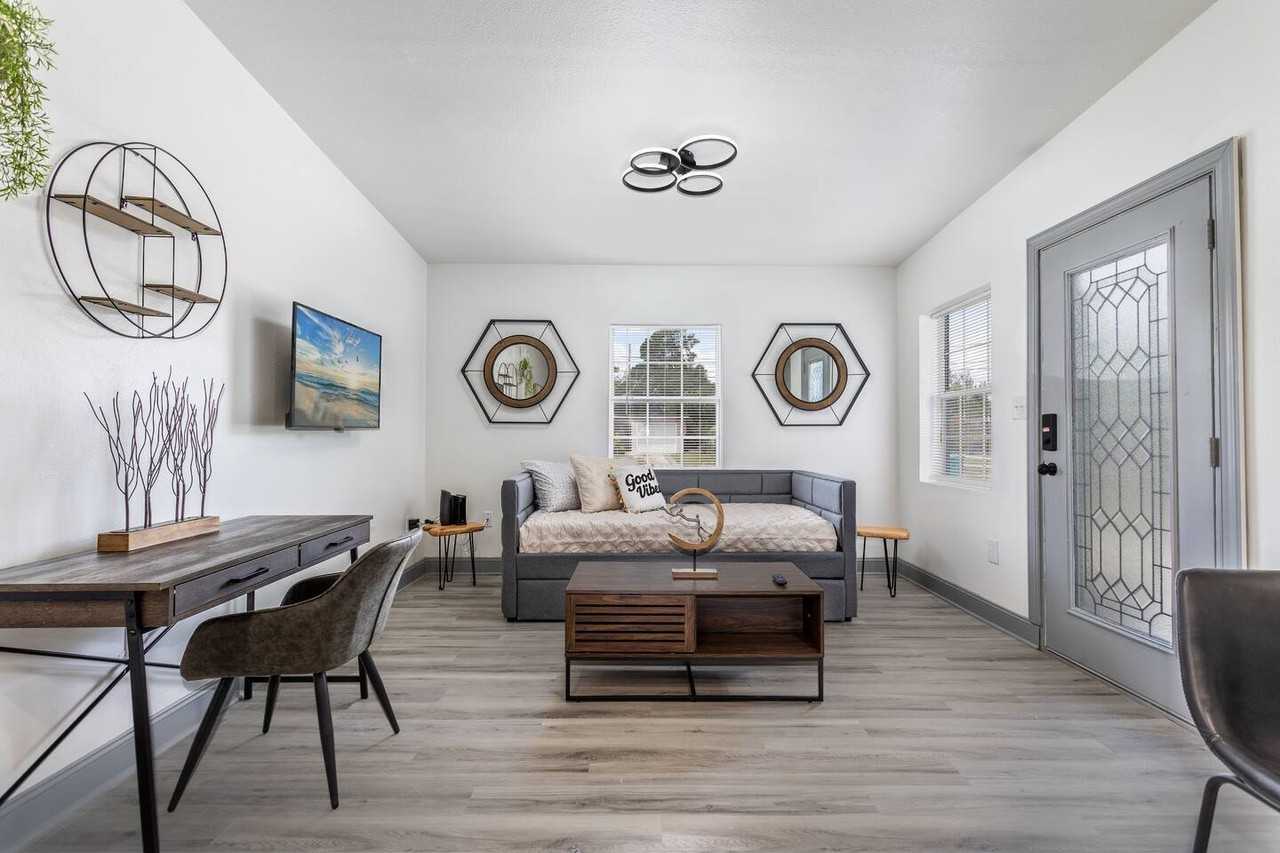 511 San Juan Blvd - Photo 5 of 19