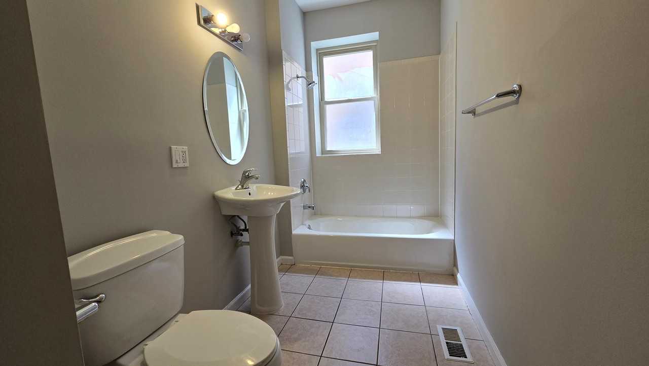3147 W Augusta Blvd #1 - Photo 4 of 15