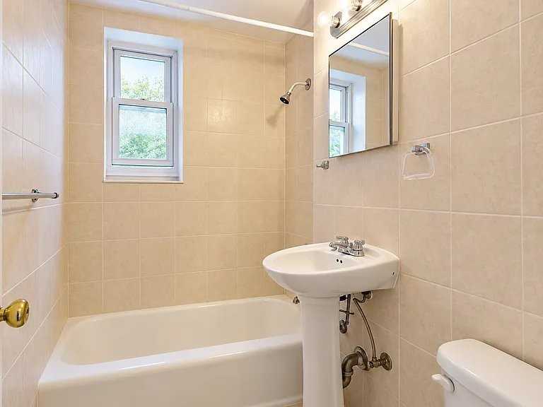 454 W State St #C3B - Photo 5 of 5